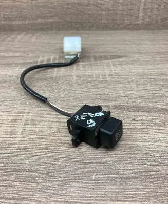 Mazda Xedos 9 Traction control (ASR) switch 7K25 TCSOFF