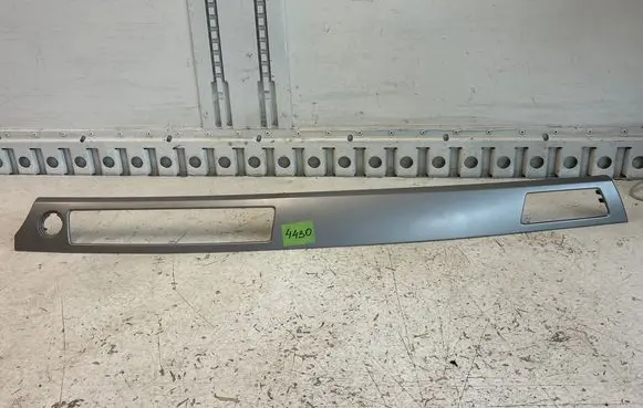 BMW 3 E90 E91 Dashboard center trim panel 7132845
