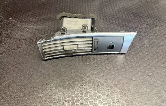 Audi A6 S6 C6 4F Dash center air vent grill 4F1820901B