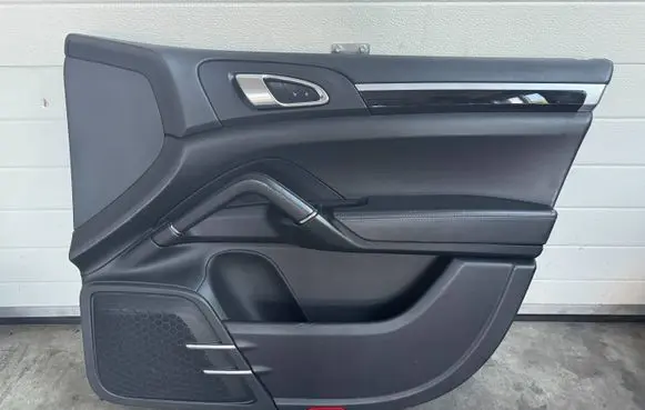 Porsche Cayenne (92A) Coupe rear side trim panel 