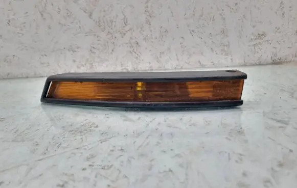 Volkswagen PASSAT B6 Front indicator light 8G0953041J
