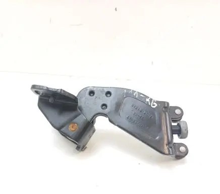 Opel Combo D Sliding door lower roller guide/hinge 51813667