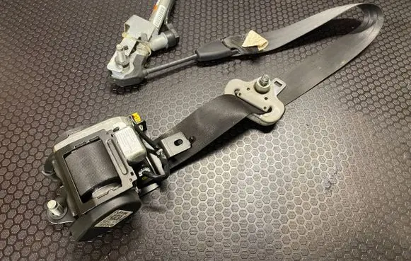 Honda CR-V Front seatbelt K0VU1Y1A2 81155SWWE0