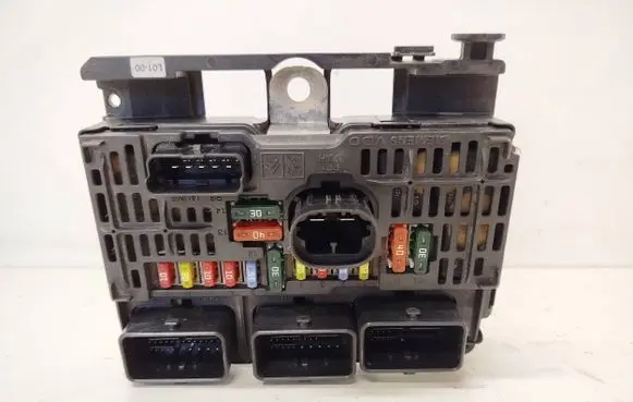 Peugeot 407 Fuse module 9656593780 BSML0100 S118983001