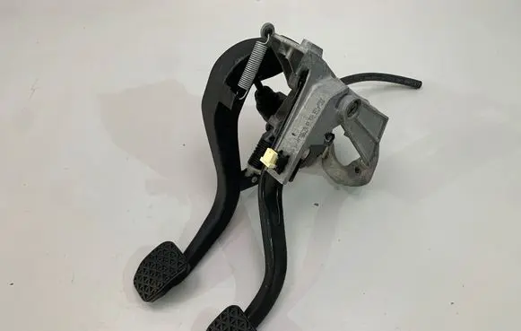 BMW 3 F30 F35 F31 Pedal assembly 6878289