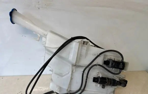 Windshield washer fluid reservoir/tank