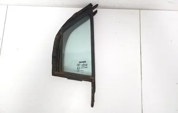 Toyota Yaris Front vent window/glass (coupe) 681260D010 682160D010 6821652011