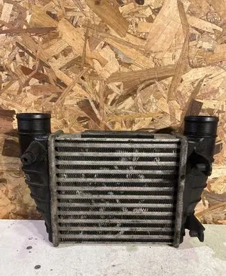 Audi A4 S4 B7 8E 8H Intercooler air channel guide 8E0145806M