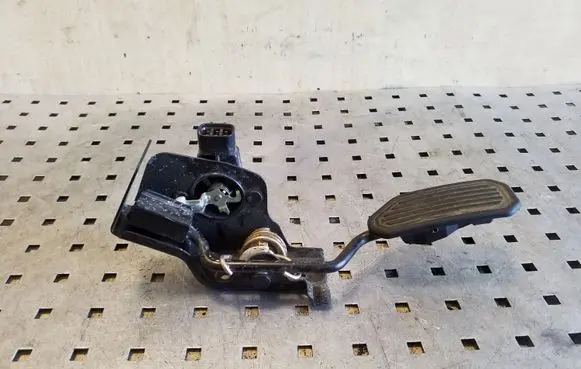 Toyota Corolla Verso AR10 Accelerator throttle pedal 8928152011 1983003031