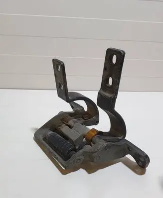 BMW 5 E60 E61 Tailgate/trunk/boot hinge 7061383