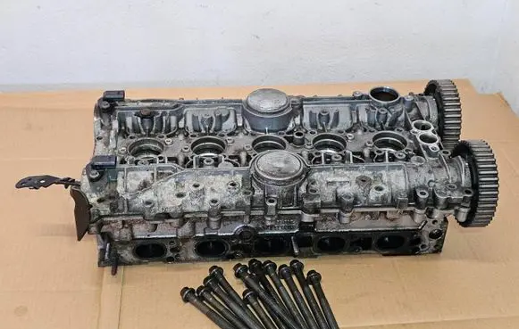 Volvo S80 Engine head 8642289