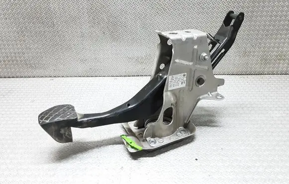 Volkswagen Golf V Brake pedal 1K1721057AD