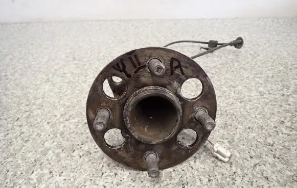 Toyota Yaris Rear wheel hub