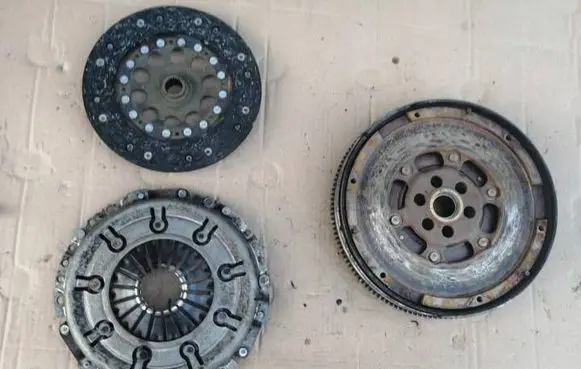 Volkswagen PASSAT B5.5 Clutch set kit 058141117A