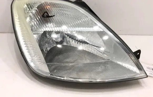 Ford Fiesta Headlight/headlamp