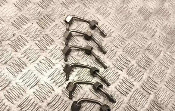 Mercedes-Benz C W204 Fuel injector supply line/pipe
