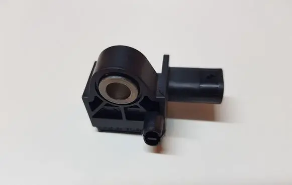 Chrysler Pacifica Airbag deployment crash/impact sensor 68185746AA