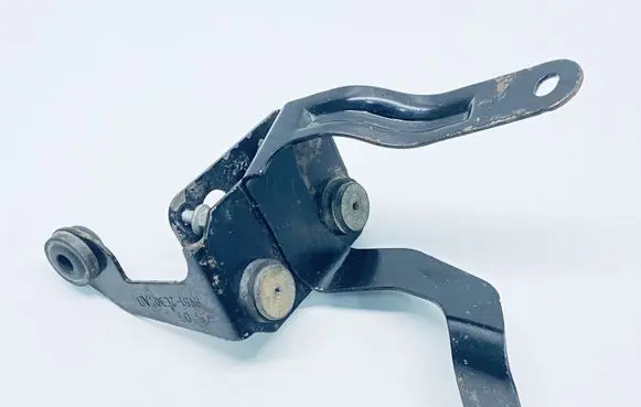 Ford Fiesta ABS pump bracket 8V512C304AD