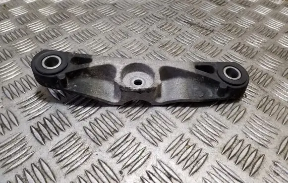 Volvo V40 Engine mounting bracket 31277073 326E06B