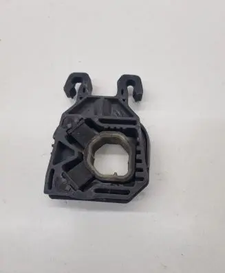 Volkswagen PASSAT B8 Radiator mount bracket 5Q0121367D