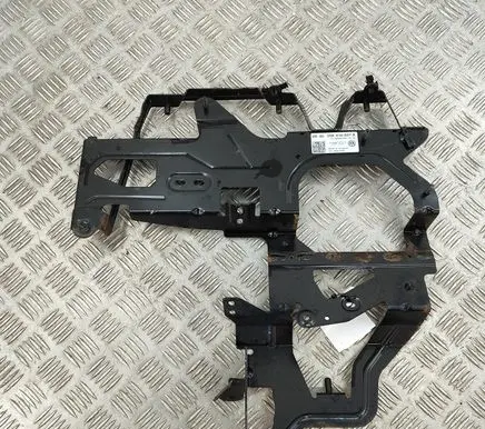 Volkswagen Golf VII Other body part 5QE816037B