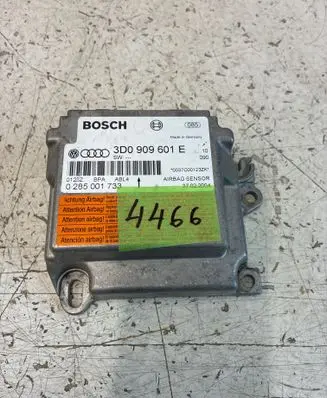 Volkswagen Touareg I Airbag control unit/module 3D0909601E 0285001733 0037C00123ZK