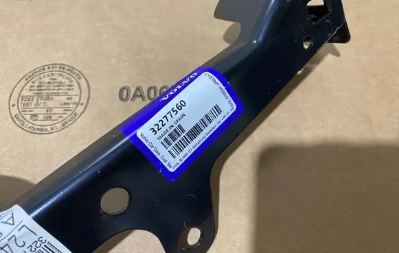 Volvo XC40 Headlight/headlamp mounting bracket 32277560