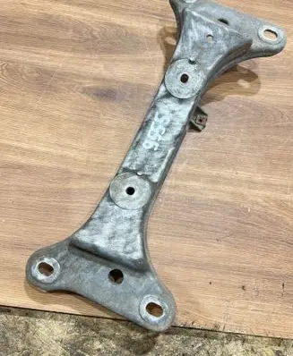 BMW 3 E90 E91 Gearbox mounting bracket 6760300
