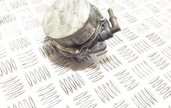 Audi A5 8T 8F Vacuum pump 057145100AF
