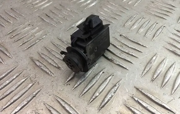 BMW X2 F39 AUC sensor 6833650