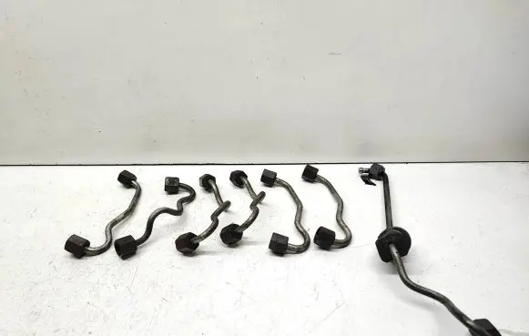 BMW 3 E90 E91 Fuel injector supply line/pipe 