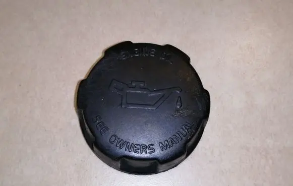 Volvo V70 Oil filler cap 
