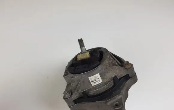 BMW 1 F20 F21 Engine mount bracket 6859407 685940703