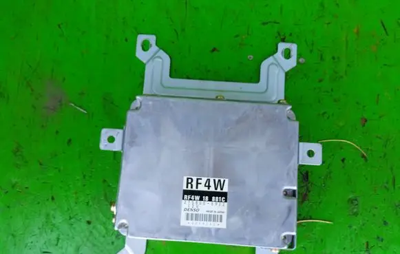 Mazda Premacy Engine control unit/module ECU RF4W
