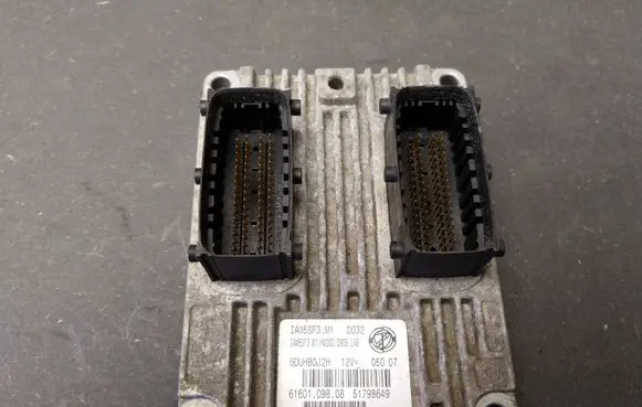 Mazda 2 Engine control unit/module ECU 51798649 6DUHBOJ2H