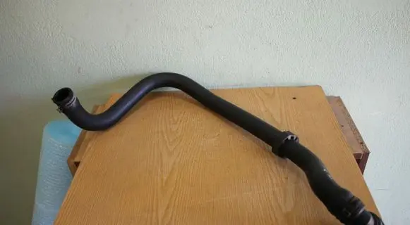 Volkswagen Sharan Engine coolant pipe/hose 7M3122051