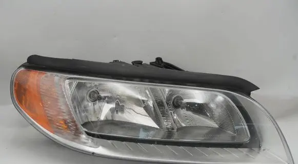 Volvo V70 Headlight/headlamp 31214352