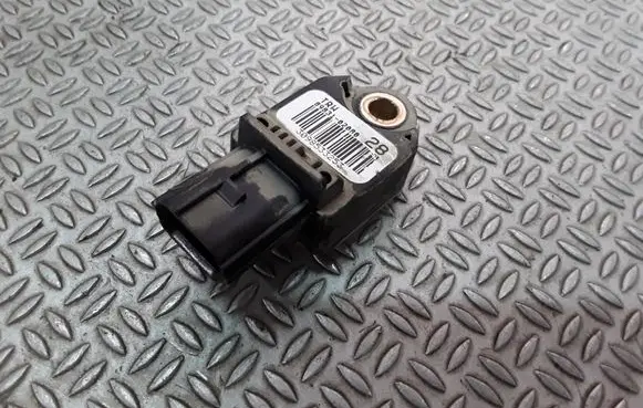 Toyota Auris 150 Airbag deployment crash/impact sensor 8983102080