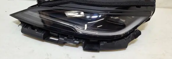 Tesla Model 3 Headlight/headlamp 1760888-00-F