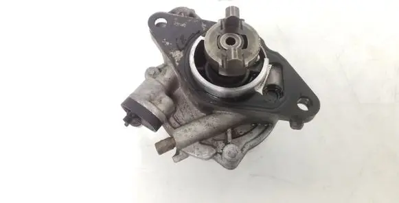 Opel Combo D Vacuum pump 55221036