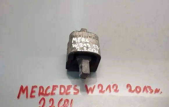 Mercedes-Benz E AMG W212 Gearbox mount A2122401818
