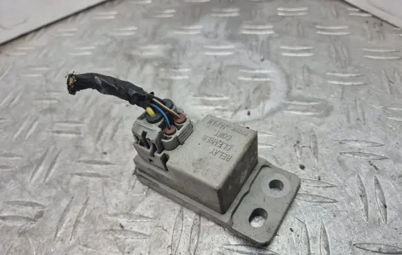 Subaru Forester SH Window washer relay 88018FE010