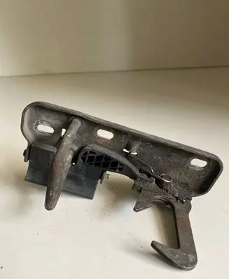 Volkswagen Sharan Engine bonnet/hood lock/latch loop/hook 1Q0823480