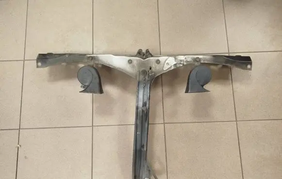 Lexus RX 330 - 350 - 400H Top upper radiator support slam panel 
