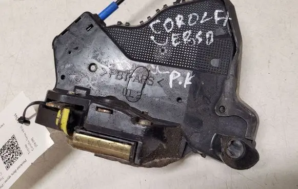 Toyota Corolla Verso AR10 Front door lock