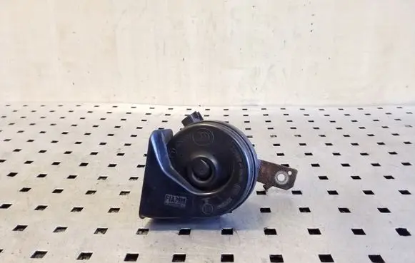 Volvo XC70 Horn signal 08635071