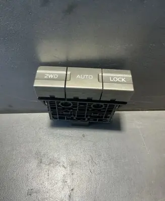 Nissan X-Trail T30 Differential lock switch 
