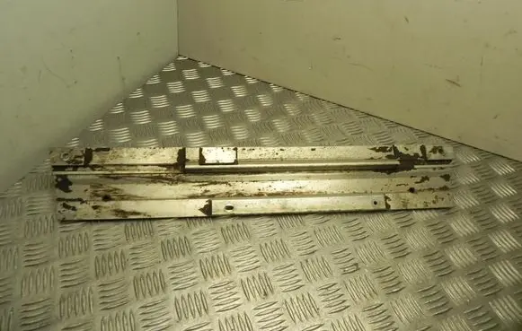 Tesla Model S Other center console (tunnel) element 104597300C VD19683