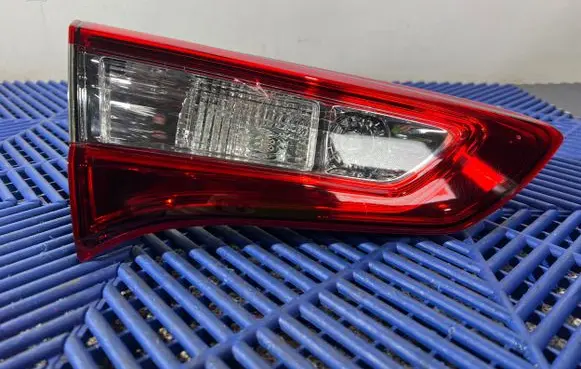 Toyota Yaris Tailgate rear/tail lights 0D206 0000