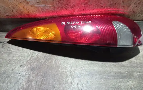 Nissan Almera Tino Rear/tail lights